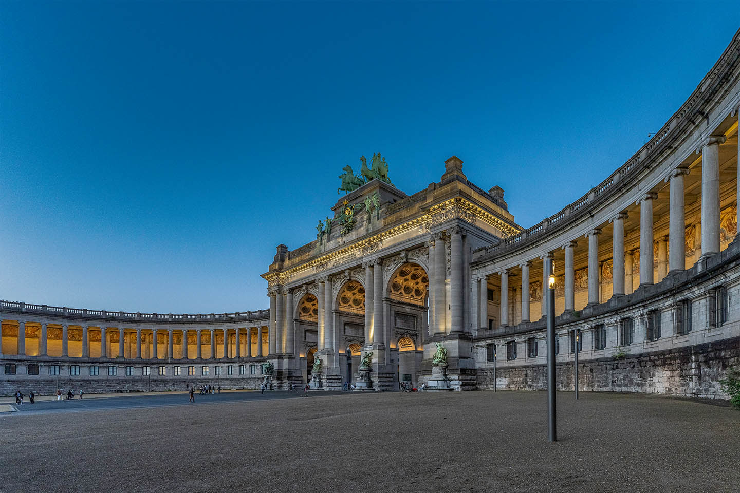 Le Nouvel éclairage Du Parc Du Cinquantenaire Sublime Ses Joyaux ...